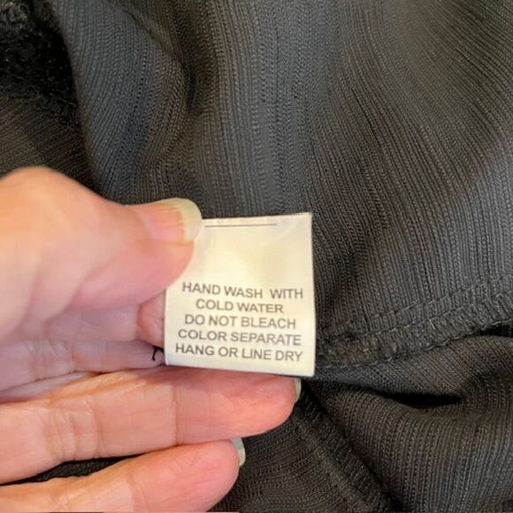 Kendall & Kylie Halter Neck Cropped Embellished Black Top Oversized XS - Picture 8 of 13